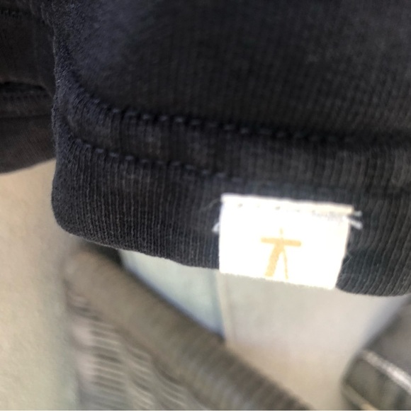 TKEES mens sweat shorts size 5 (XL). - Picture 4 of 5